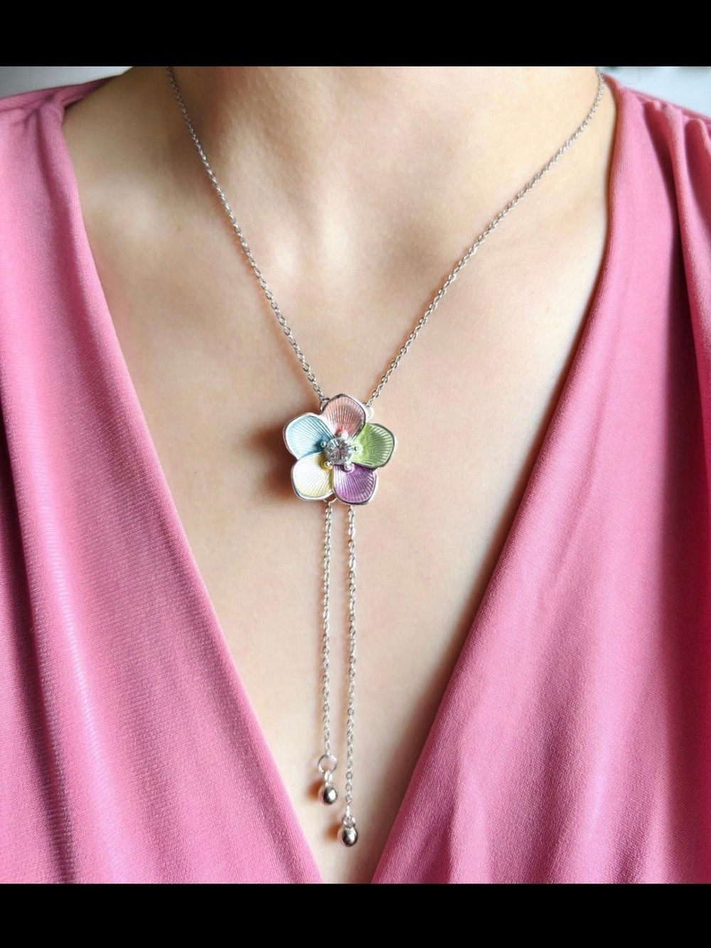 Multicolor Flower Pendant Necklace